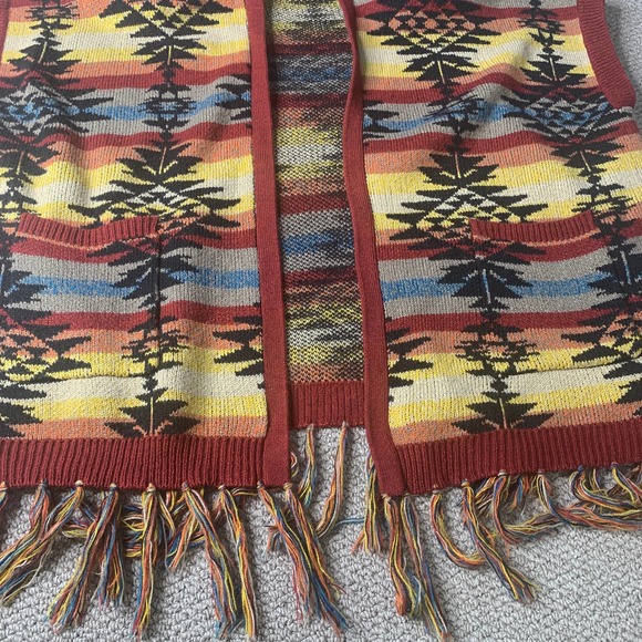 American Eagle Womens Sweater Size XS/S Multicolor Aztec Cardigan Vest Fringe - Picture 4 of 10